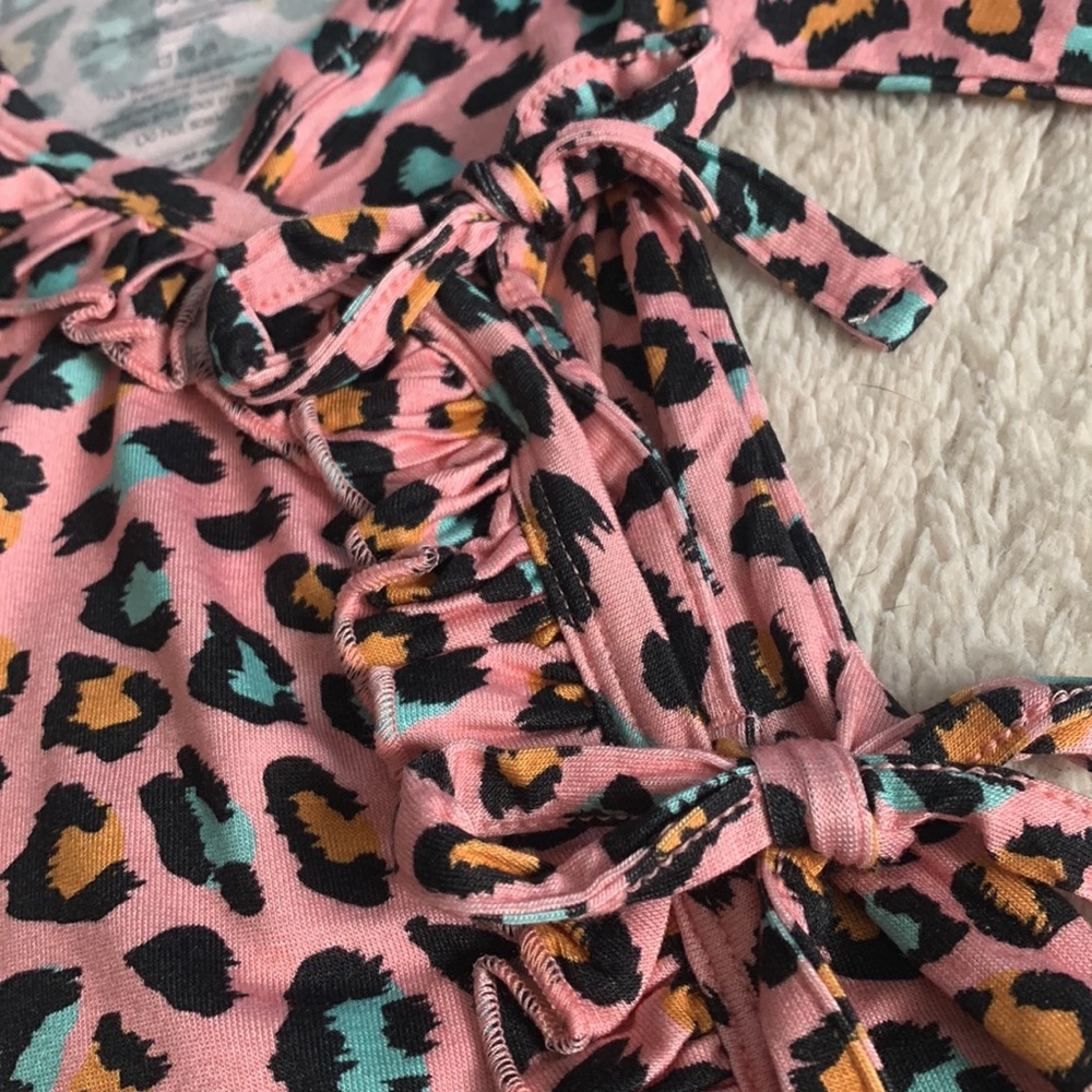 NWT Posh Peanut Roxy Tie Front Ruffled Kimono Set PINK LEOPARD 0-3M - Picture 3 of 11